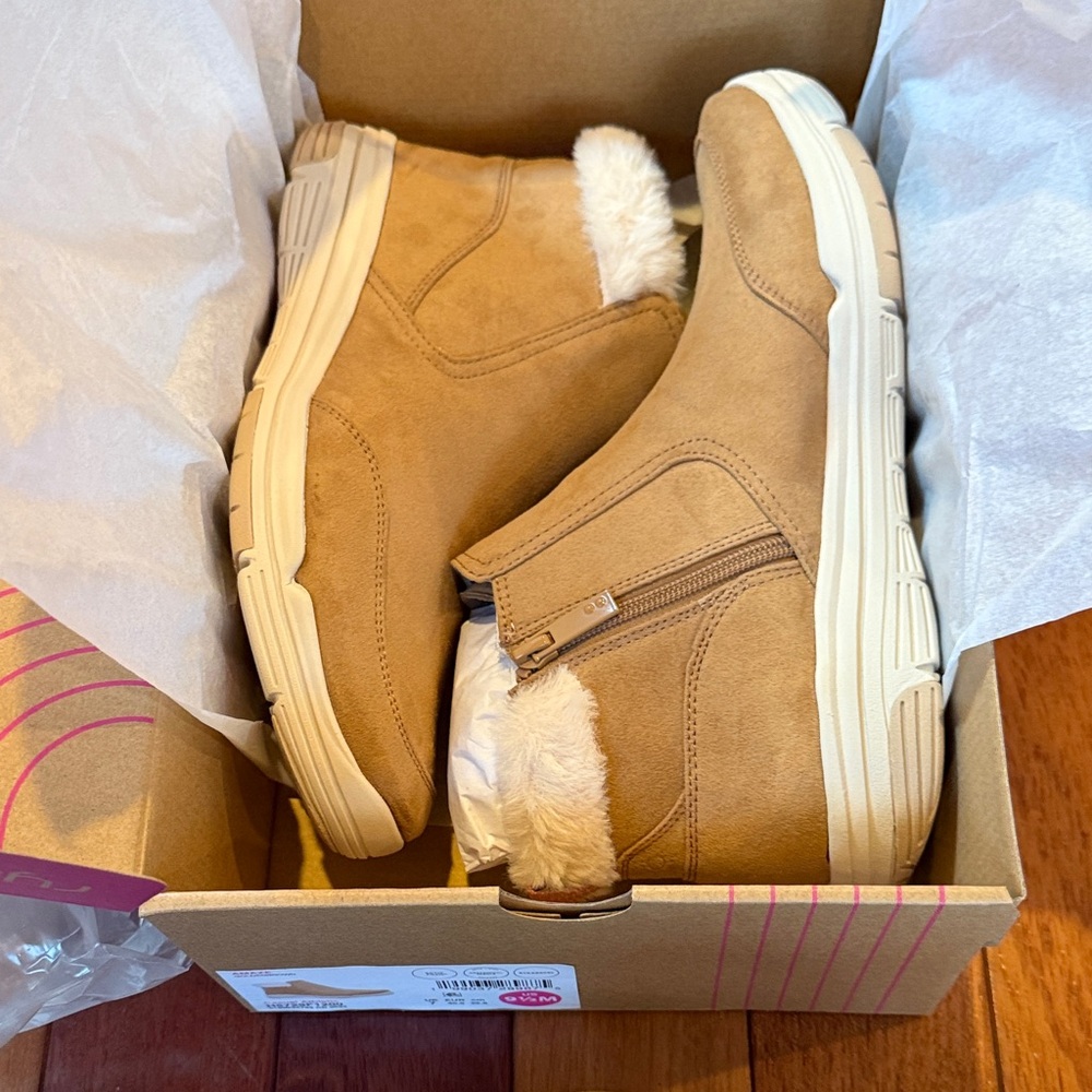 Ryka Women's Tan Sneakers